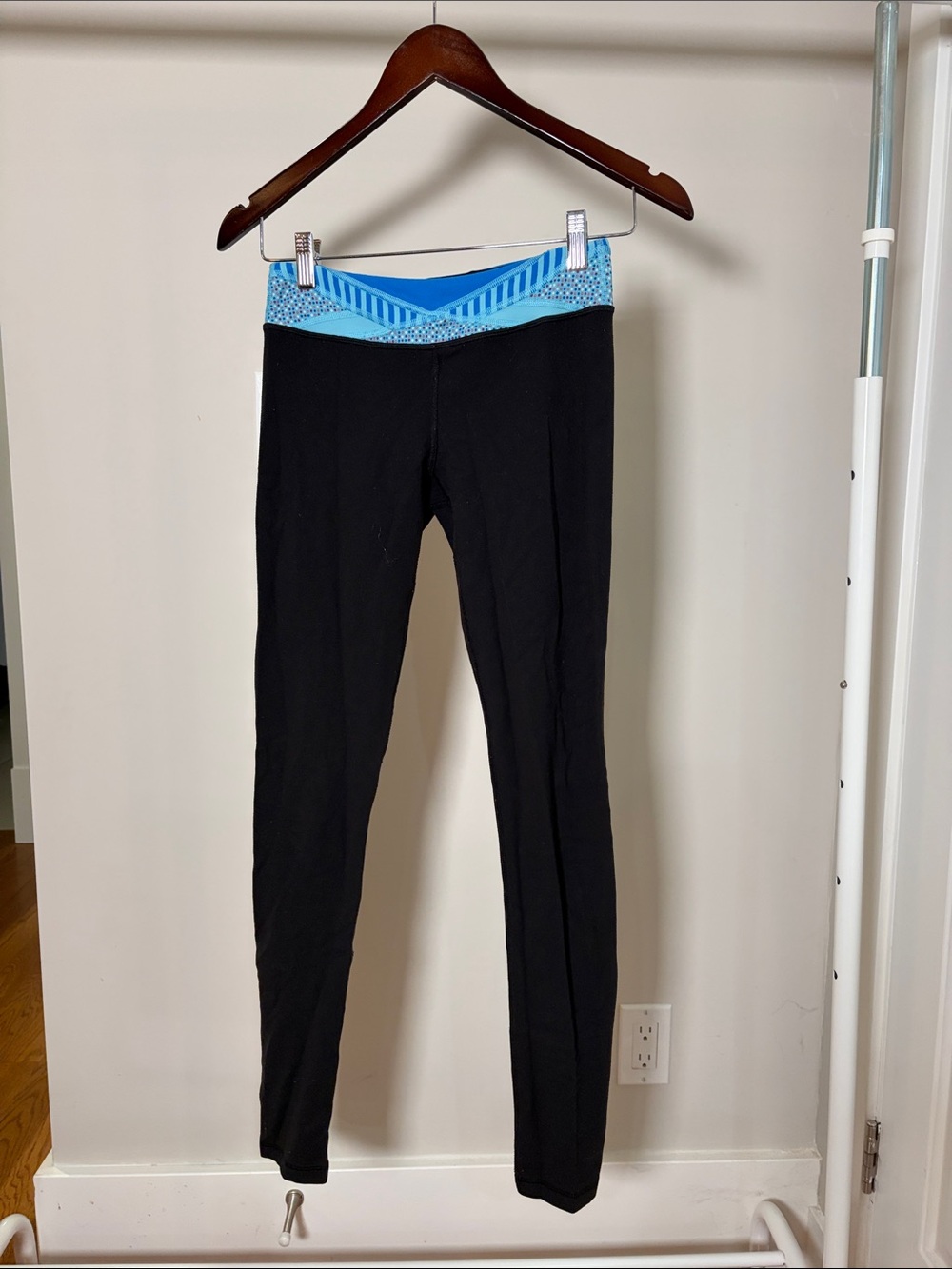 IVIVA Girls' Black Leggings with Blue Patterned Waistband - size 12